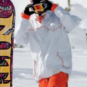 White Oakley Ski Jacket - Large - NWT - can’t find this anywhere else!